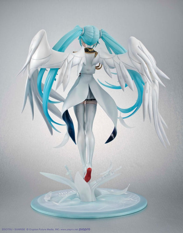 *PRE-ORDER* Mobile Suit Gundam x Hatsune Miku Lucrea PVC Statue Hatsune Miku x Wing Gundam Zero EW 45th Anniversary 27 cm